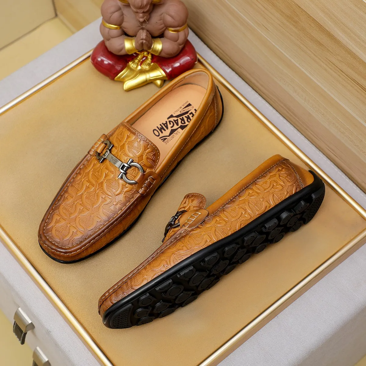 Men's shoes 💰360 🕷🕷【Ferragamo】Ferragamo Popular fashionable casual slip-on shoes🇨🇳Official website counter 1:1 production, original mold opening💯Good quality visible, imported high-end first-layer calfskin, luxurious pigskin lining🌿Very clear texture, high-quality waterproof, non-slip and wear-resistant outsole🎋High quality and low price, truly handmade🍓Color, code number 38-45